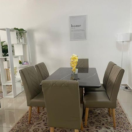 Safiyya Homestay Келуанг Екстериор снимка