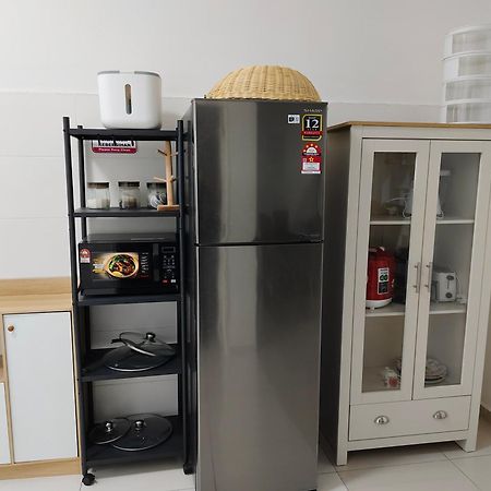 Safiyya Homestay Келуанг Екстериор снимка