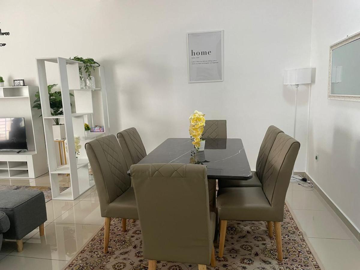 Safiyya Homestay Келуанг Екстериор снимка