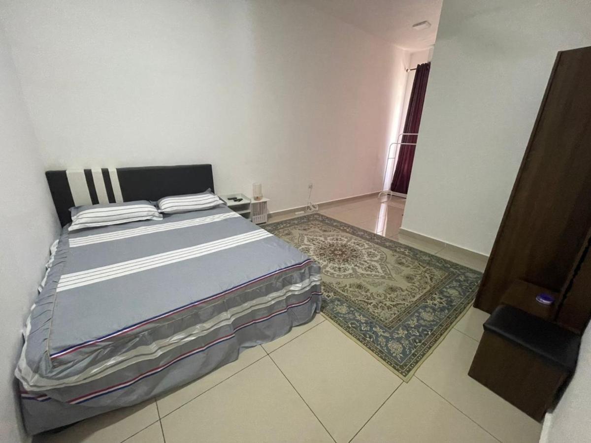 Safiyya Homestay Келуанг Екстериор снимка